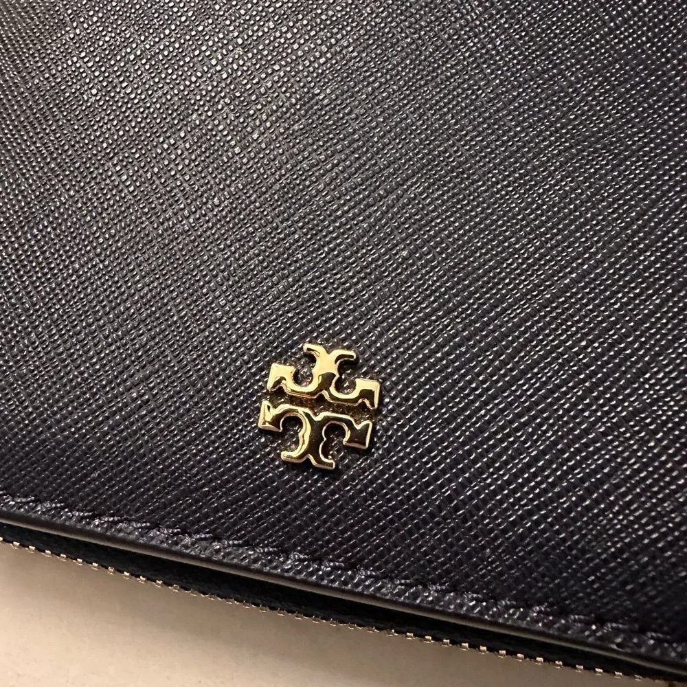 NWT! NEW! Tory Burch Emerson Compact Wallet Navy with Gold logo Women Leather